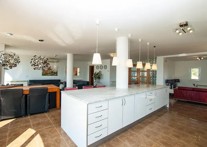 Gaudi By Interhome