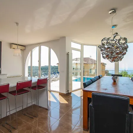 Villa Gaudi By Interhome *